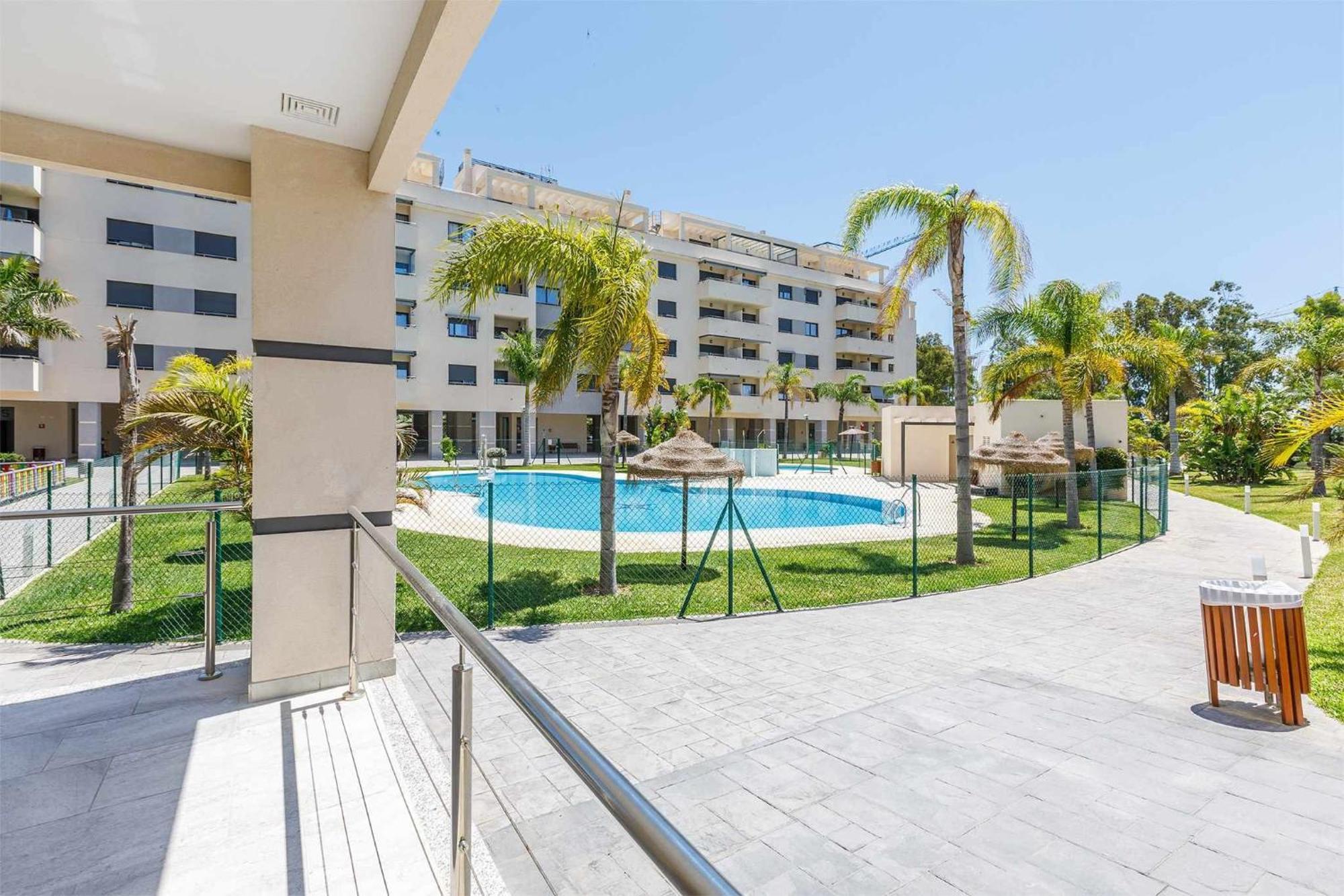 Piscina Abierta - Open Pool Playa Marinsa Apartment *